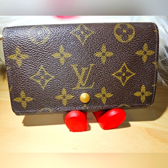LOUIS VUITTON Bifold Wallet Leather (1-26-A95) - Picture 1 of 14